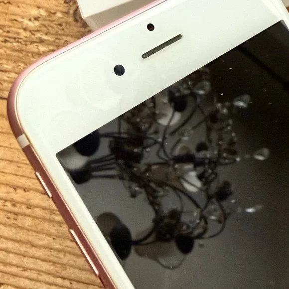 6SApple iPhone Rose Gold Cell Phone